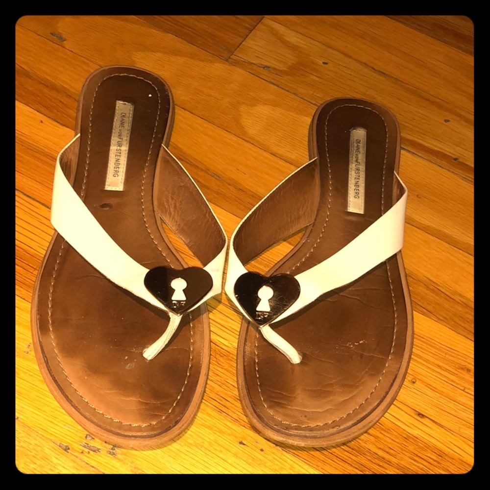 DVF flip flops